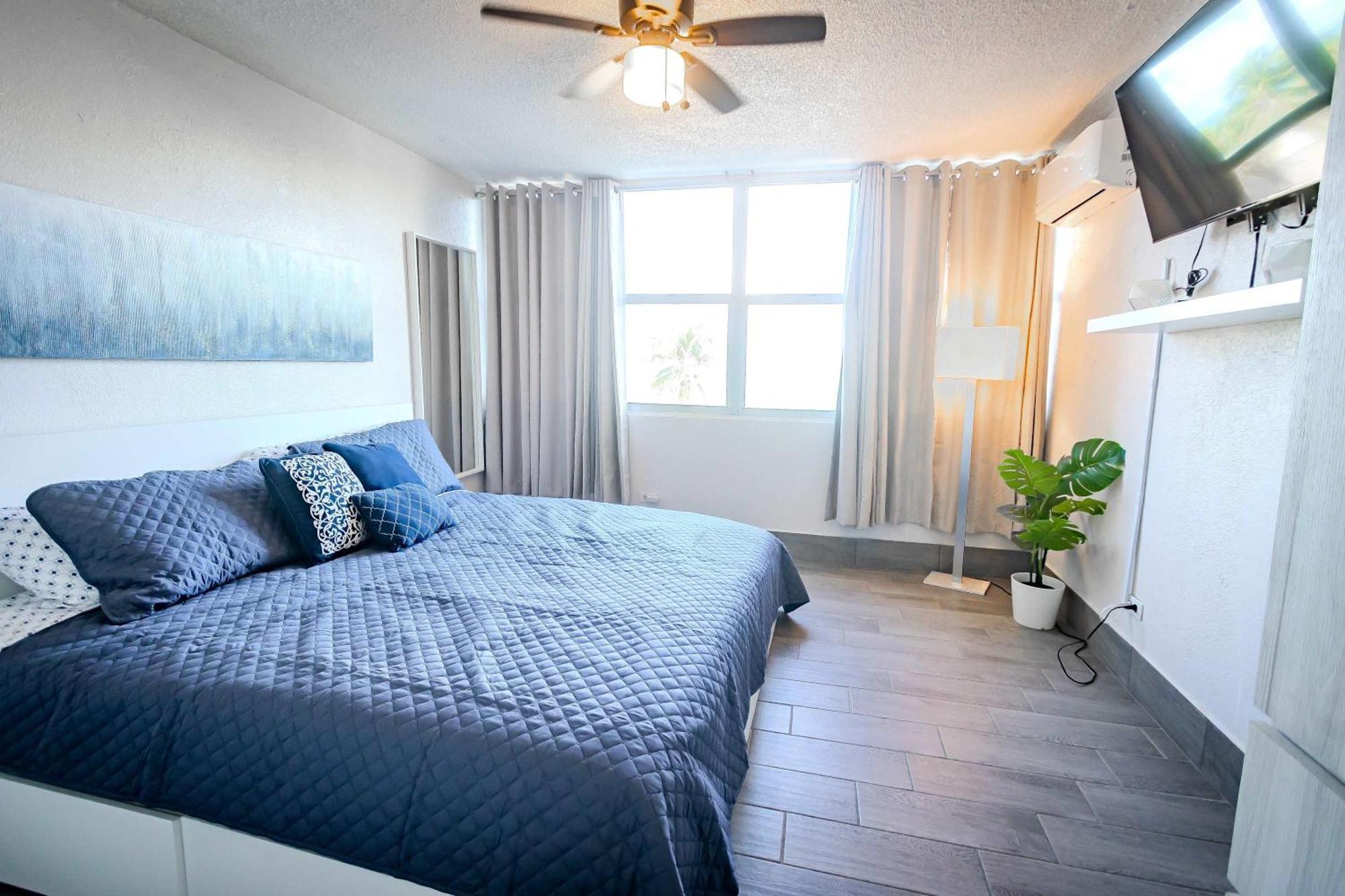Sunset Paradise Cozy Beachfront Escape - Isla Verde San Juan Buitenkant foto