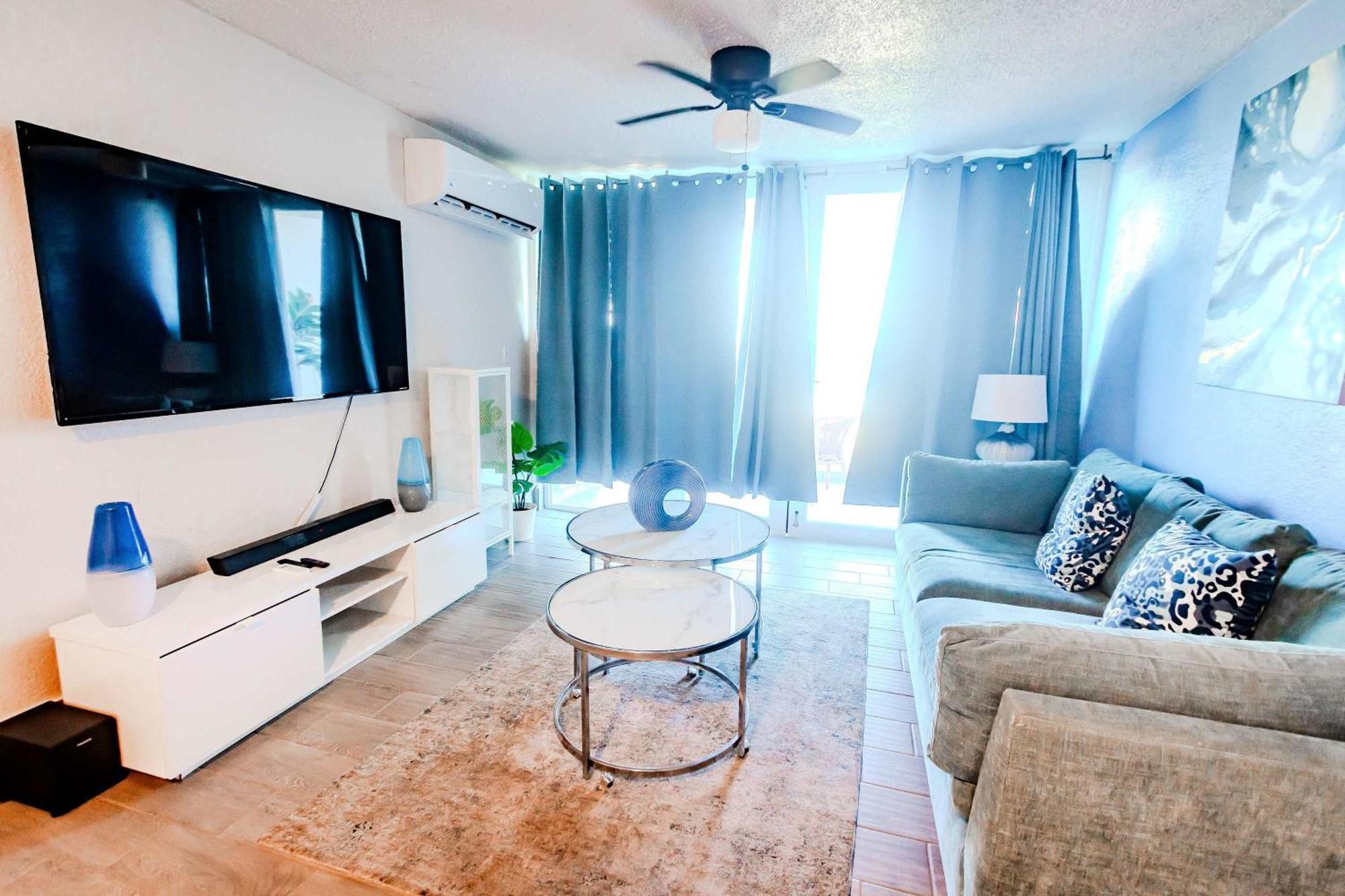 Sunset Paradise Cozy Beachfront Escape - Isla Verde San Juan Buitenkant foto