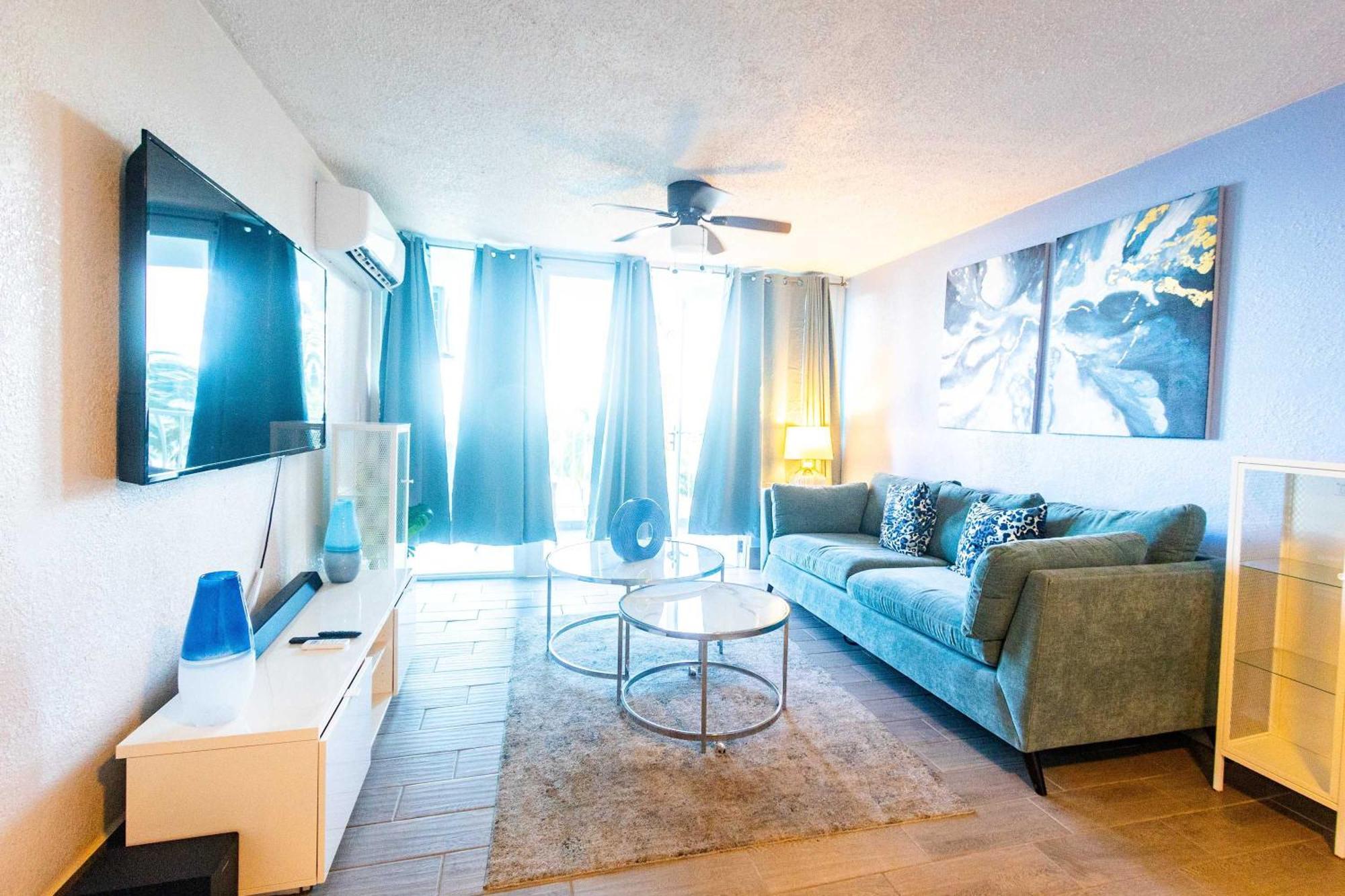 Sunset Paradise Cozy Beachfront Escape - Isla Verde San Juan Buitenkant foto