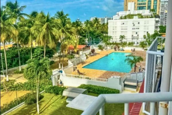 Sunset Paradise Cozy Beachfront Escape - Isla Verde San Juan Buitenkant foto